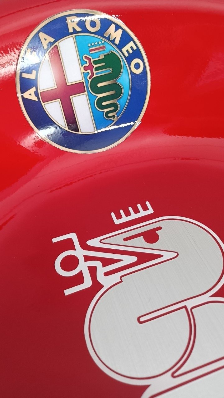 2 Alfa Romeo Stools