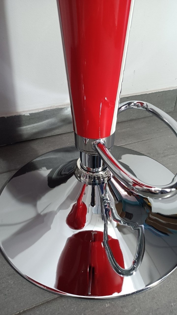 2 Alfa Romeo Stools