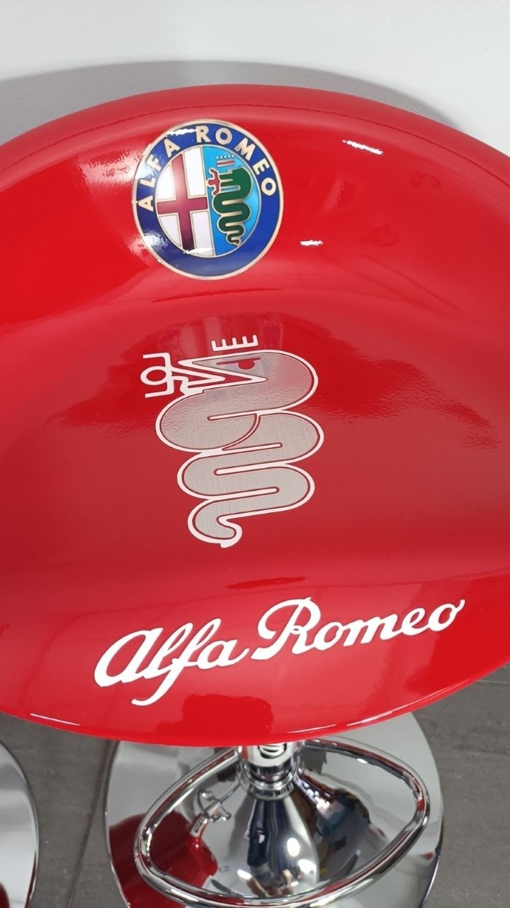 2 Alfa Romeo Stools