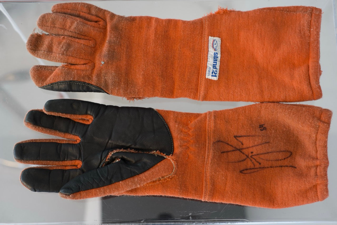 1984 Ayrton Senna Stand 21 used gloves signed