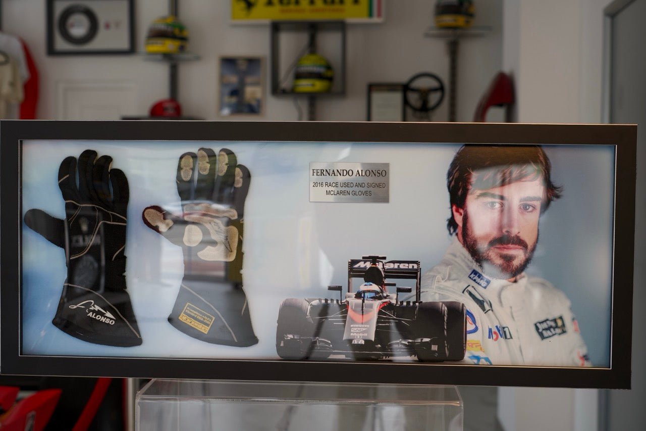 2016 Fernando Alonso gloves race used gloves signed