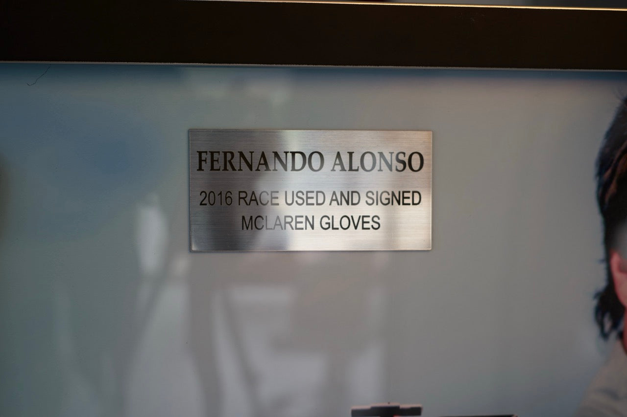 2016 Fernando Alonso gloves race used gloves signed