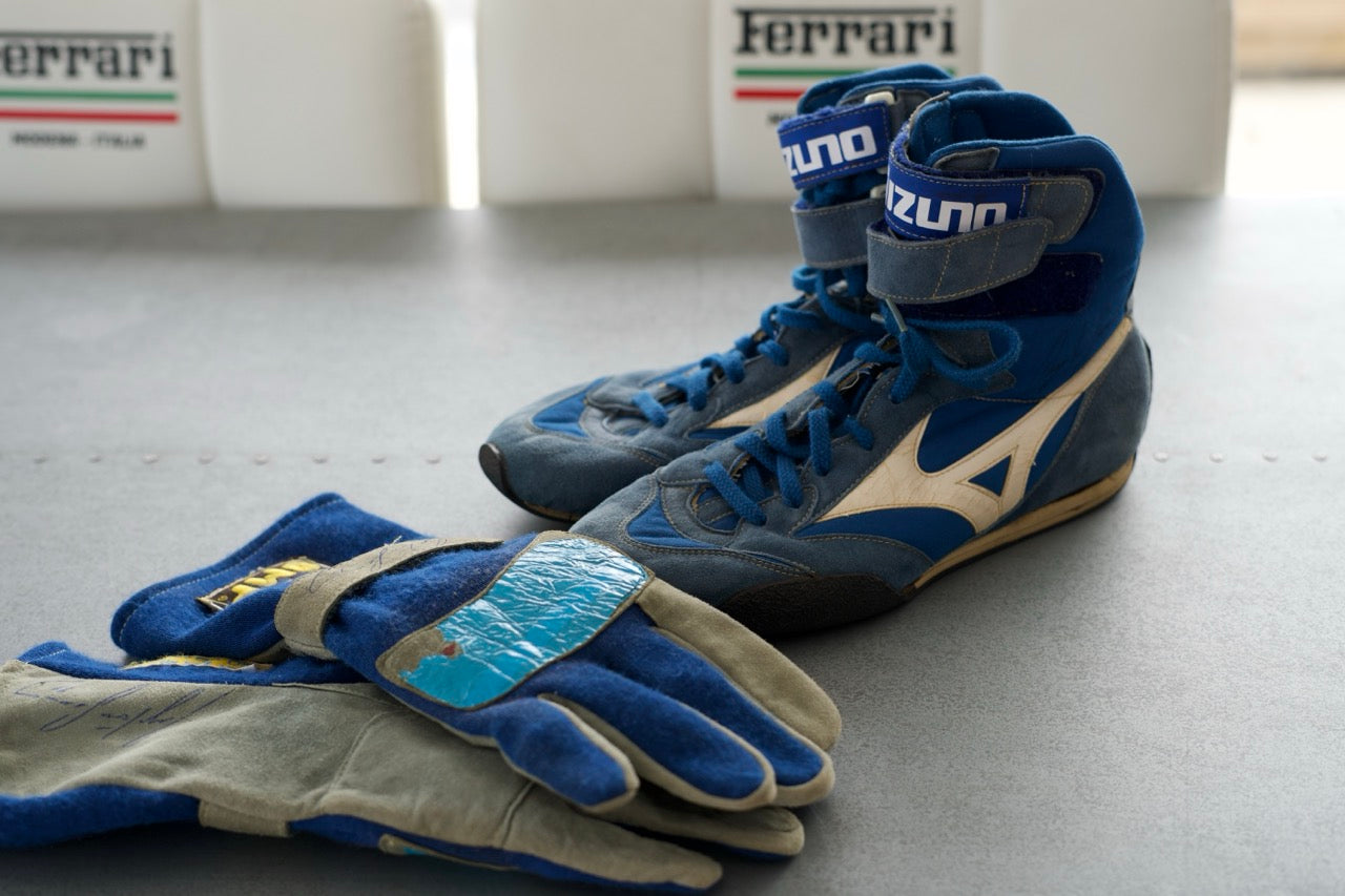 1994 Ayrton Senna matching shoes and gloves signed AIDA GP