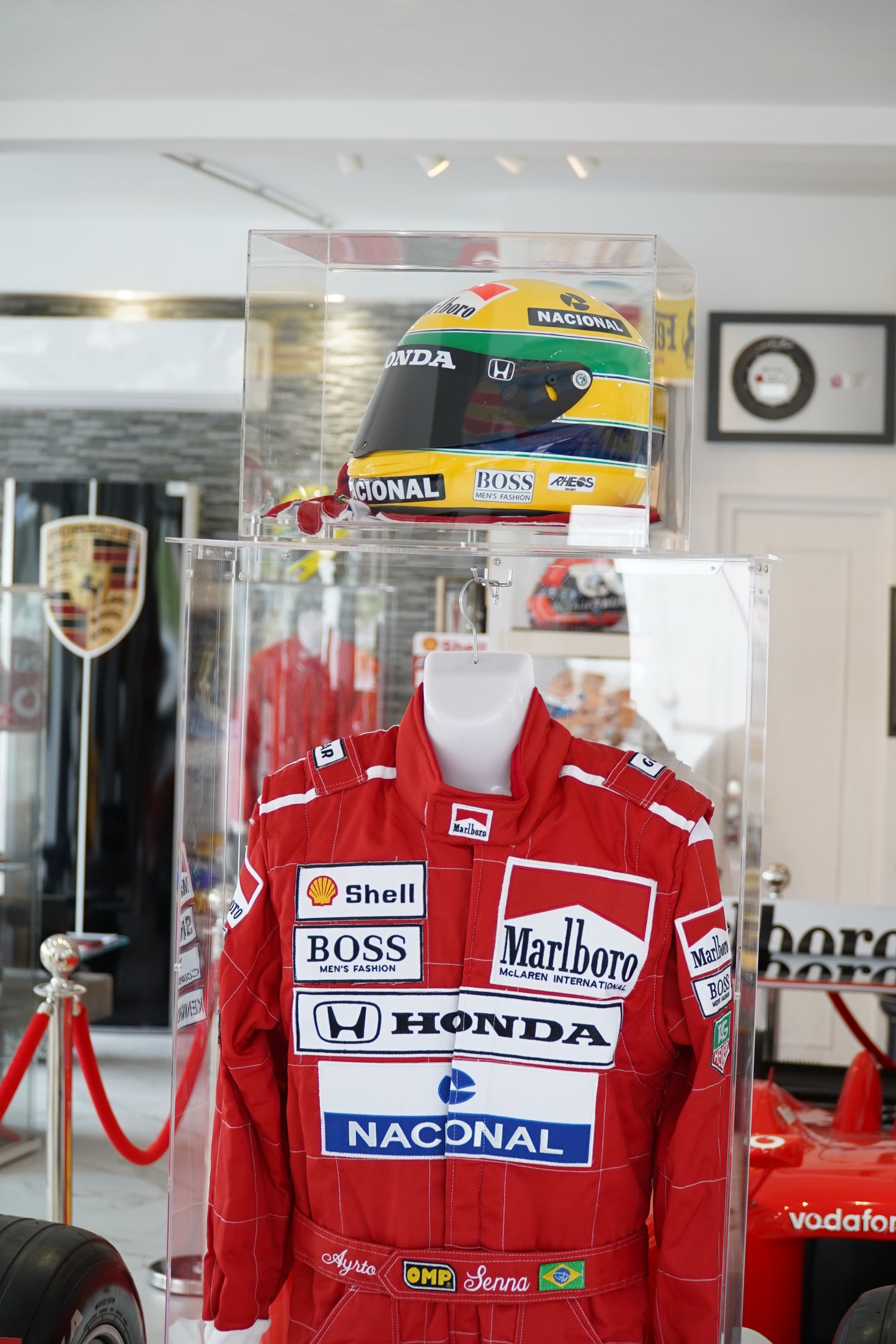 Ayrton Senna McLaren-Honda Replica Display Set
