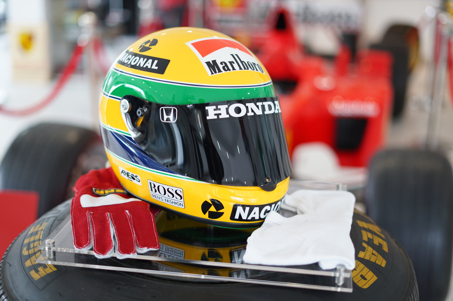 Ayrton Senna McLaren-Honda Replica Display Set