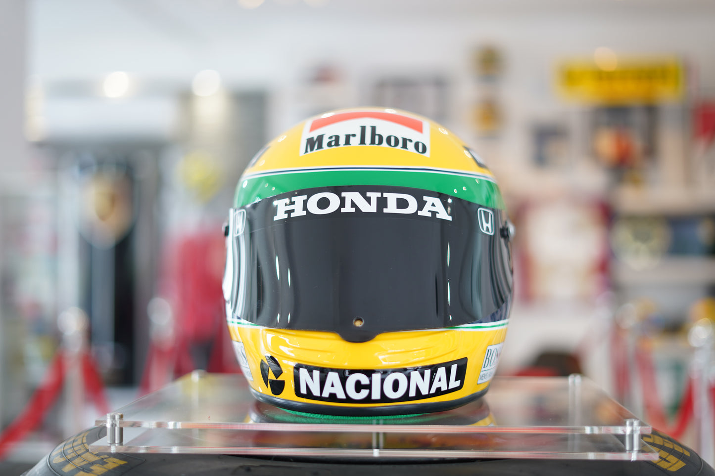 Ayrton Senna McLaren-Honda Replica Display Set