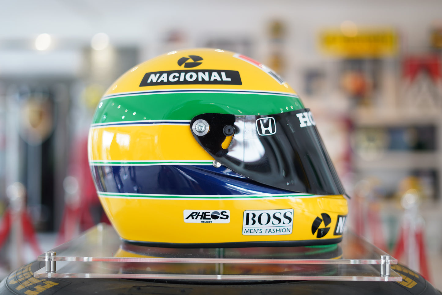Ayrton Senna McLaren-Honda Replica Display Set