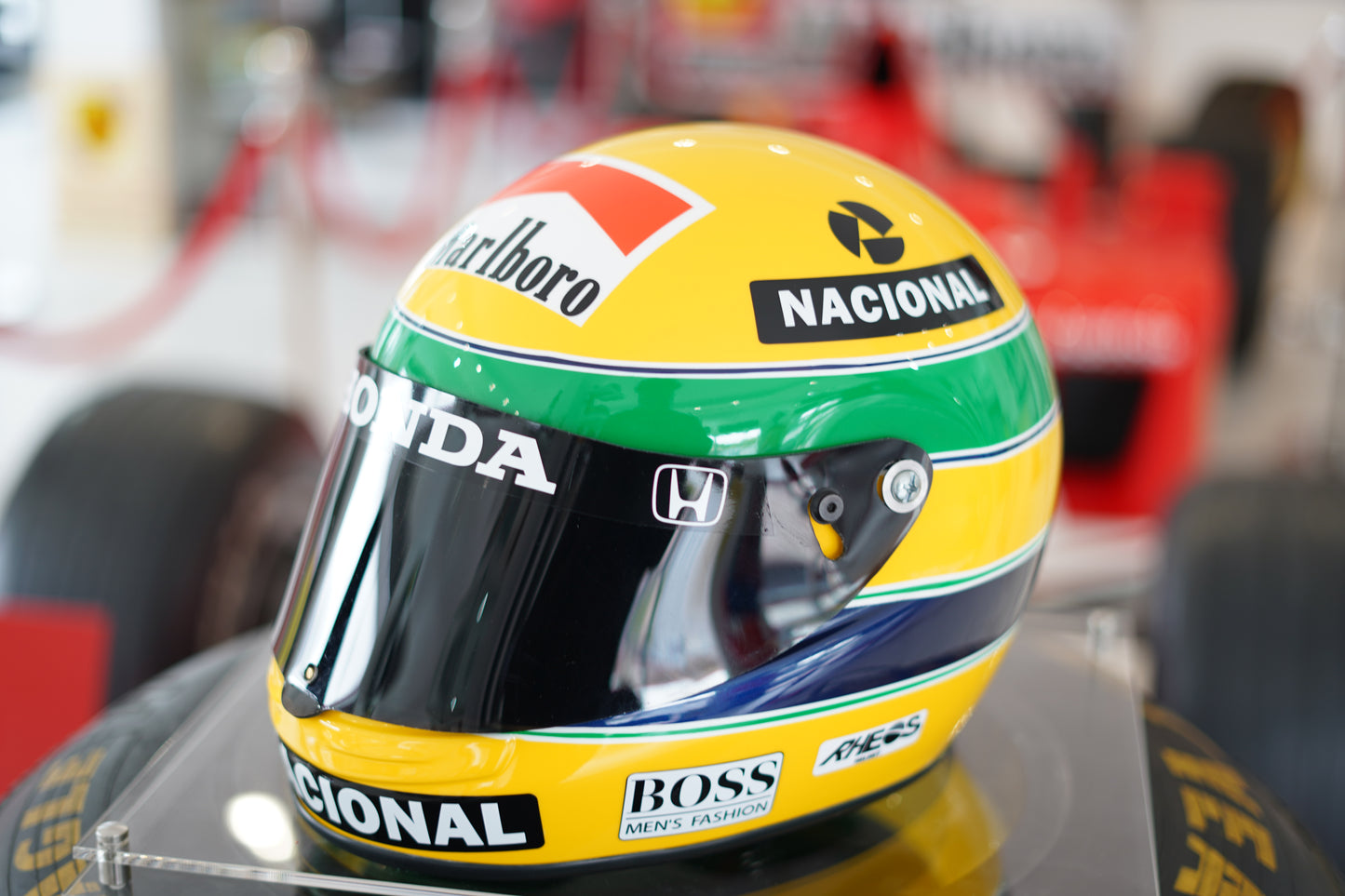 Ayrton Senna McLaren-Honda Replica Display Set