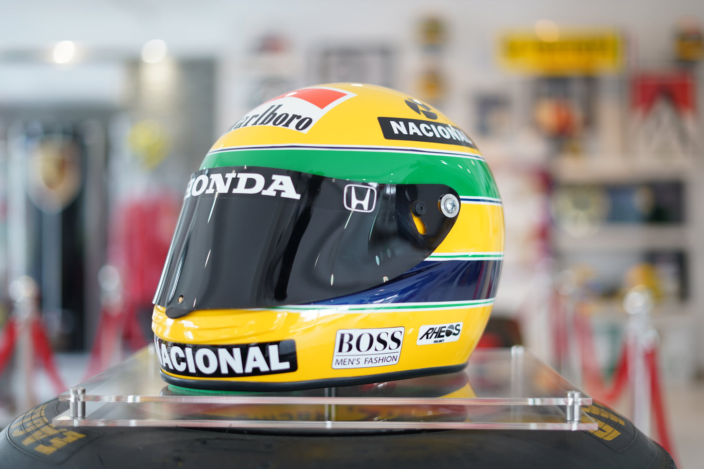 Ayrton Senna McLaren-Honda Replica Display Set