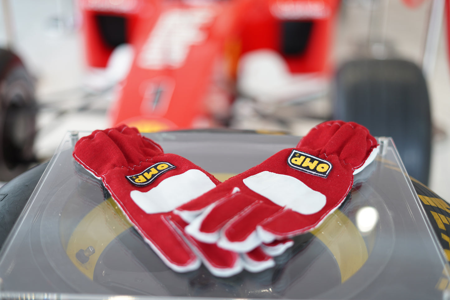 Ayrton Senna McLaren-Honda Replica Display Set